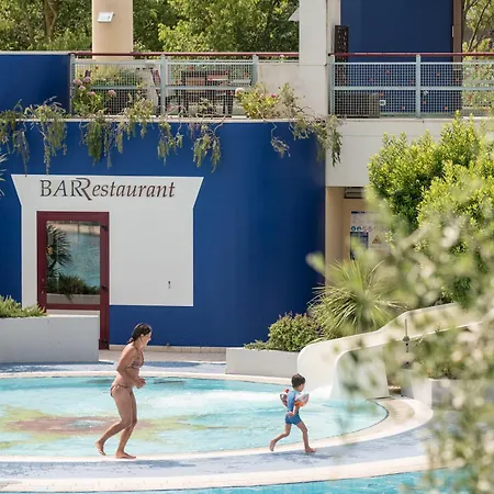 Villaggio Planetarium ביביונה