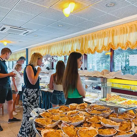 Villaggio Planetarium דירה ביביונה