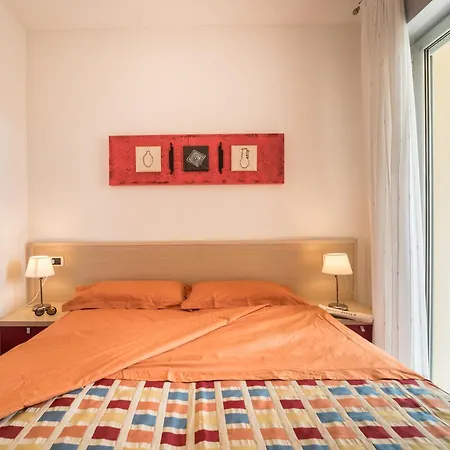 Villaggio Planetarium * ביביונה